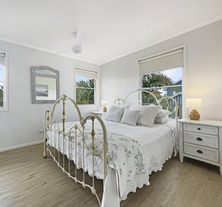 Studio Seaside Self-Contained Apartment Marcoola 0*,  Australia