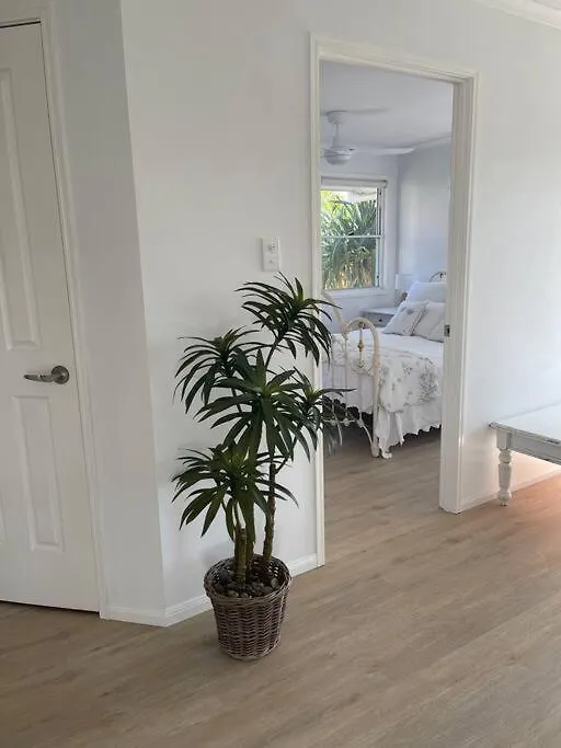 Studio Seaside Self-Contained Apartment Marcoola