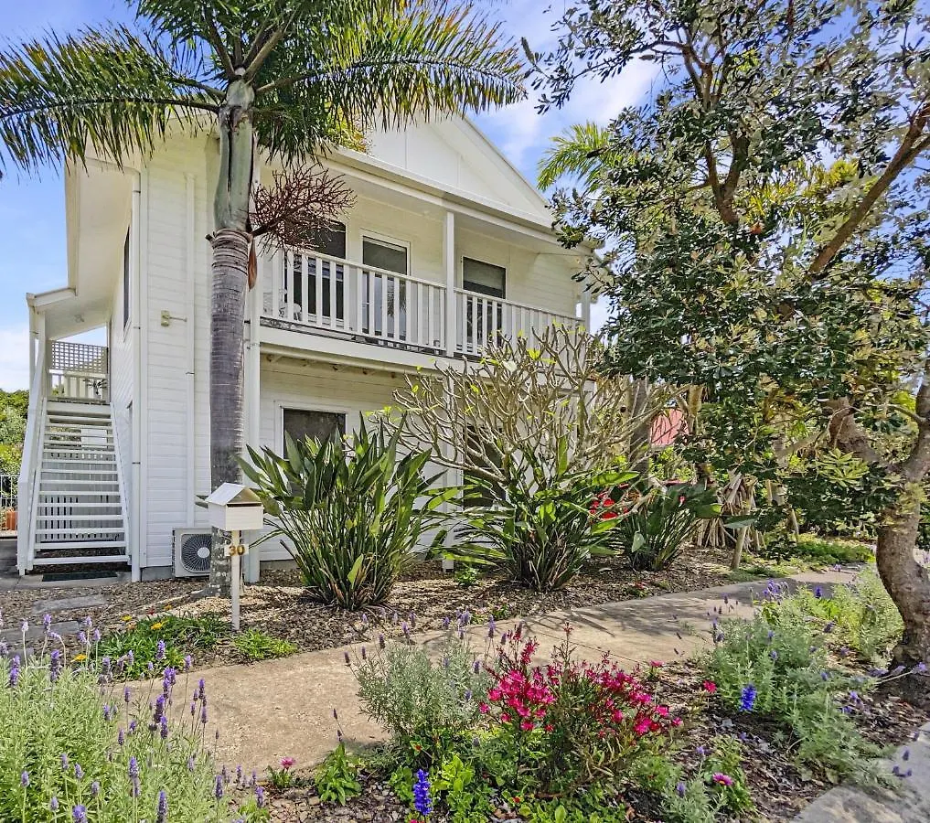 Studio Seaside Self-Contained Apartment Marcoola Australia
